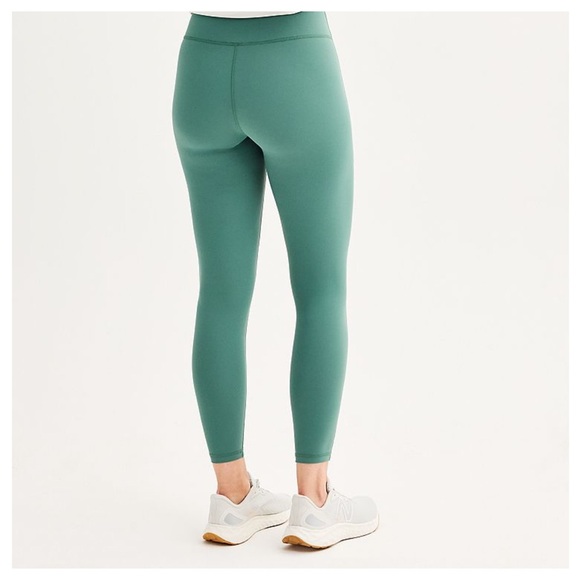 Kohl’s women’s Tek Gear essential soft 7/8 leggings - Picture 7 of 9